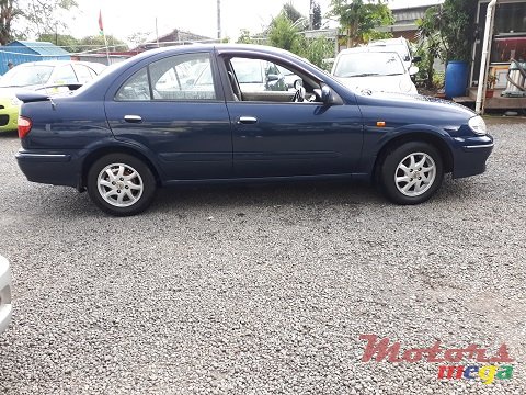 2002' Nissan N16 photo #4