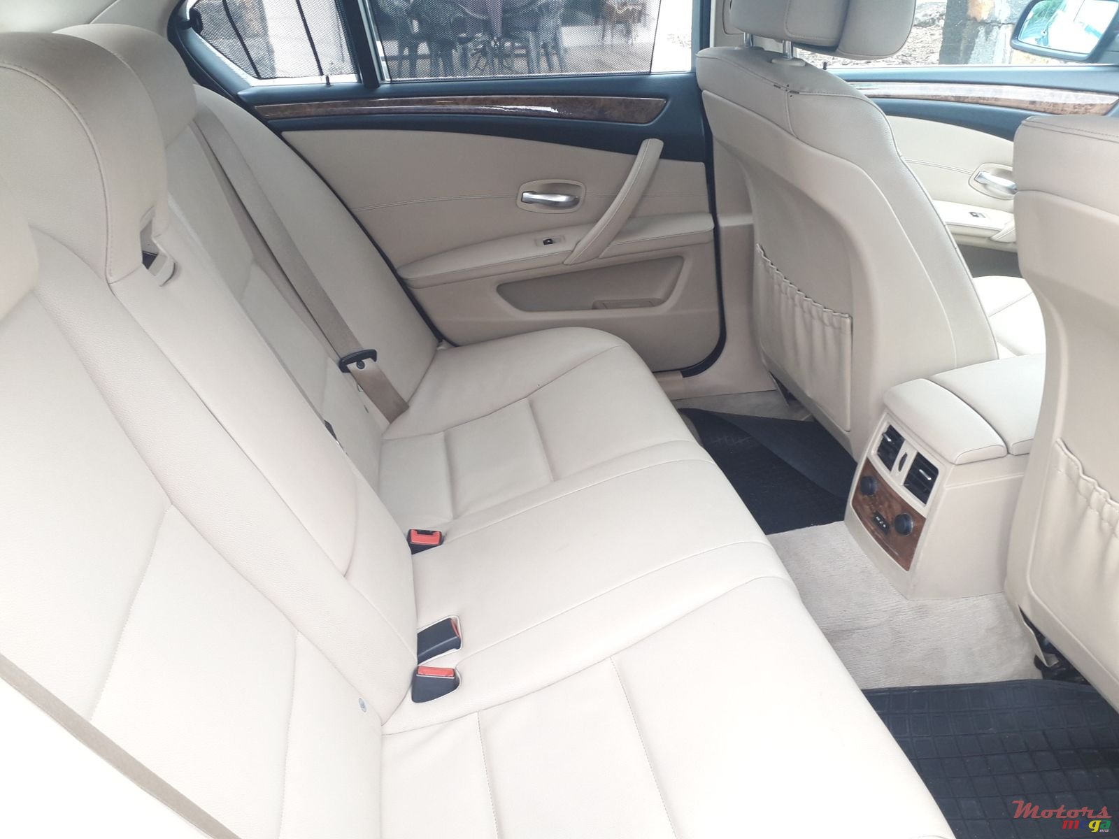 2008' BMW 523 Automatic photo #4