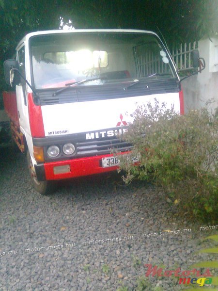 2002' Mitsubishi photo #1