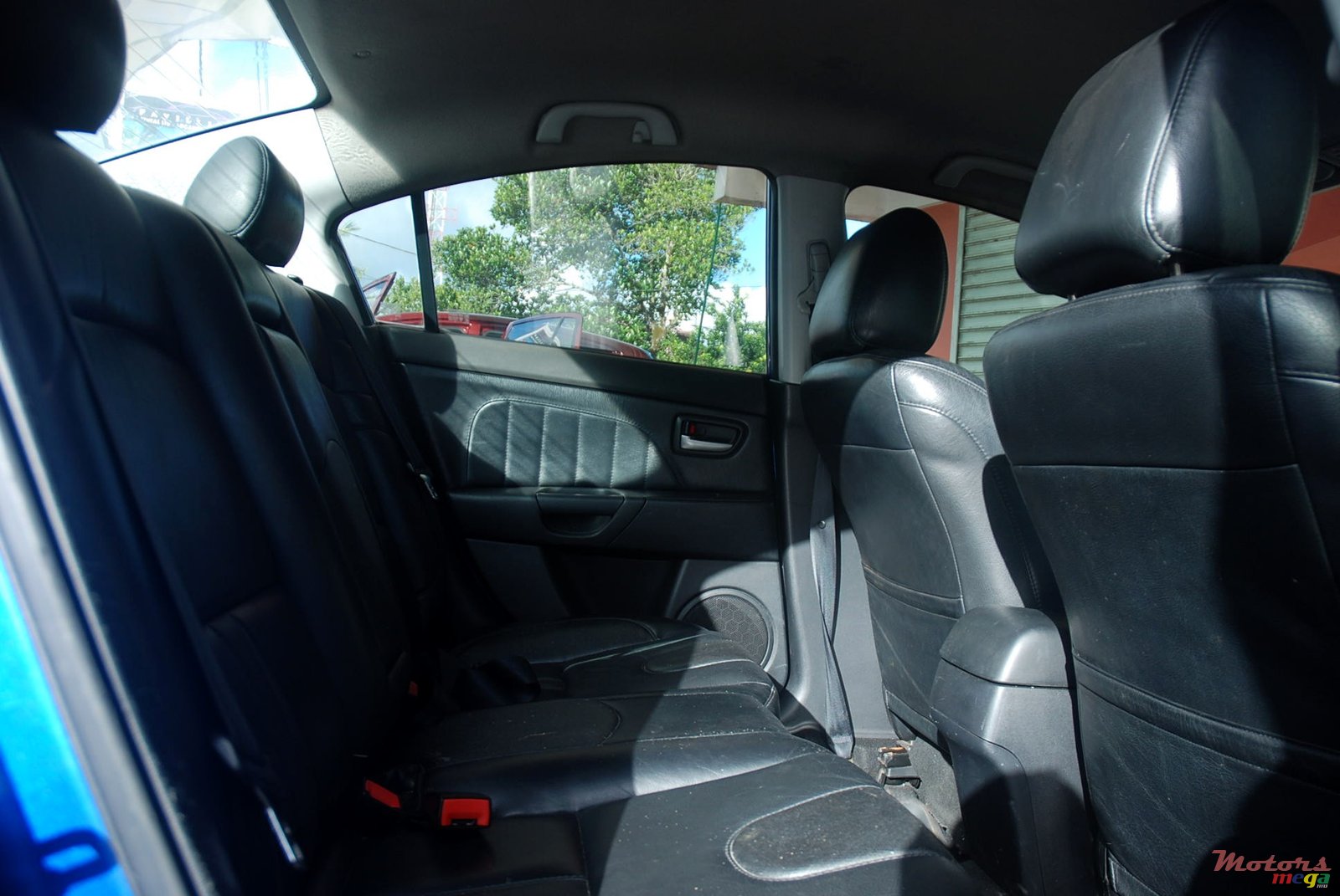 2004' Mazda 3 photo #5