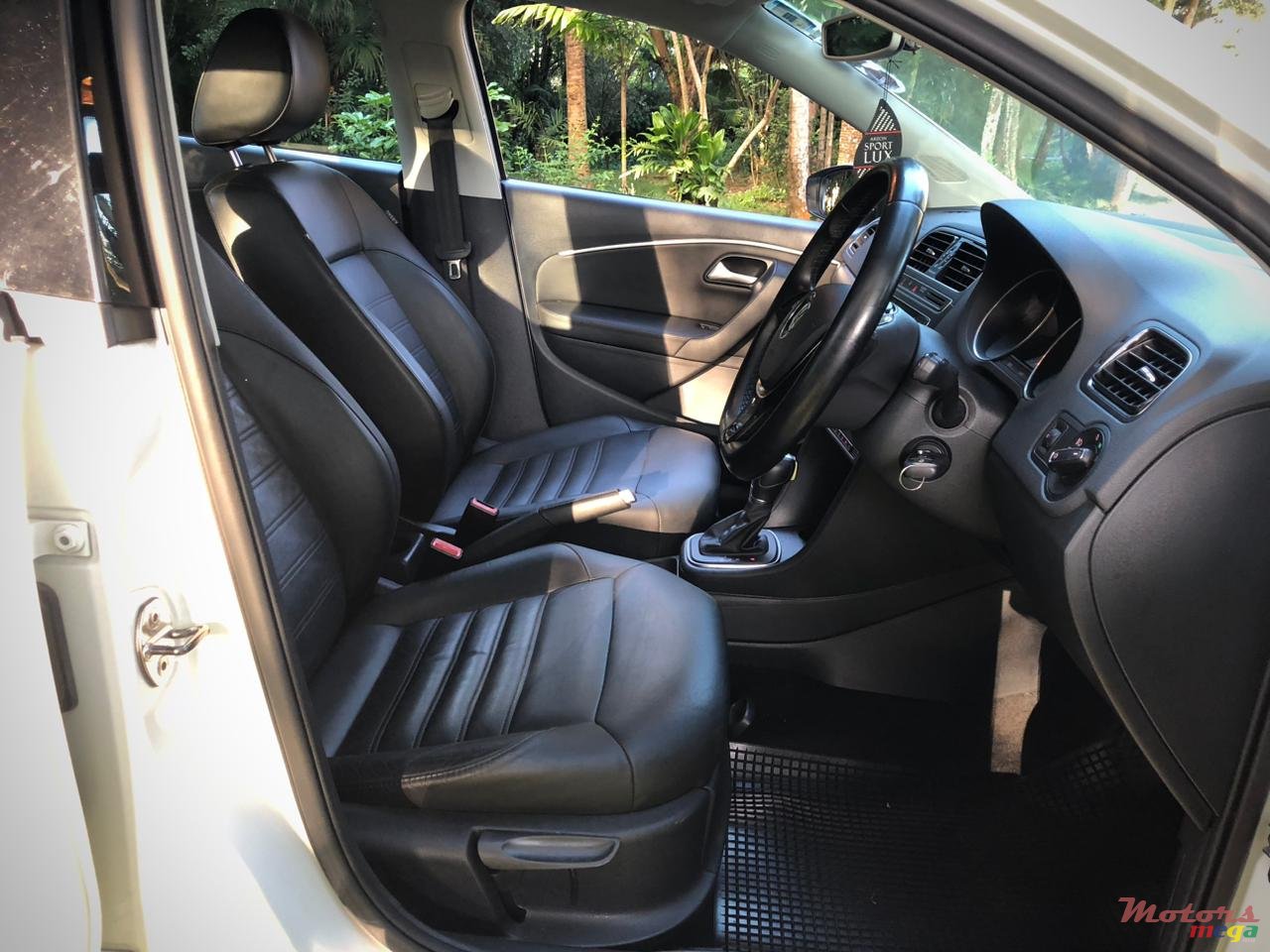 2015' Volkswagen 1.2 Turbo photo #6