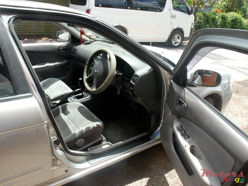 2002' Nissan Sunny photo #3