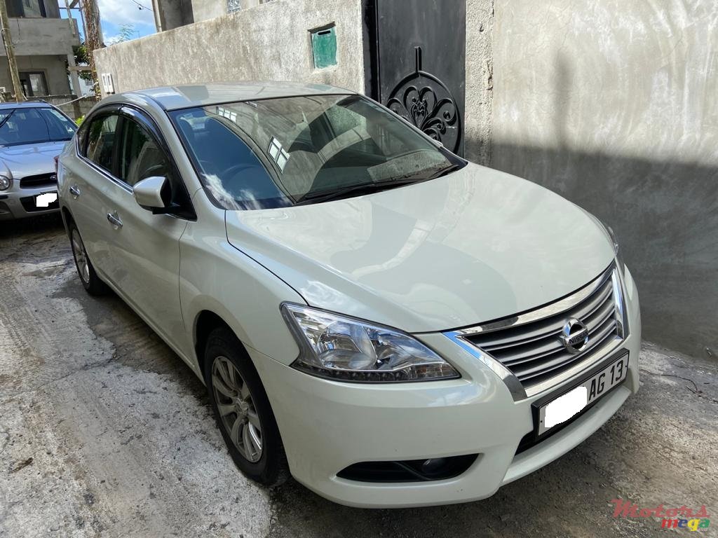 2013' Nissan Sentra photo #1