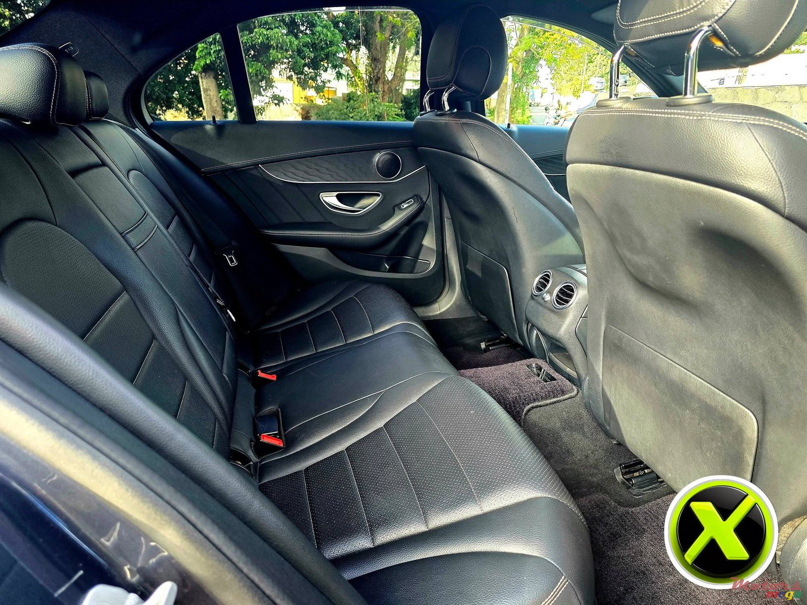 2015' Mercedes-Benz C 180 Full AMG PACK photo #7