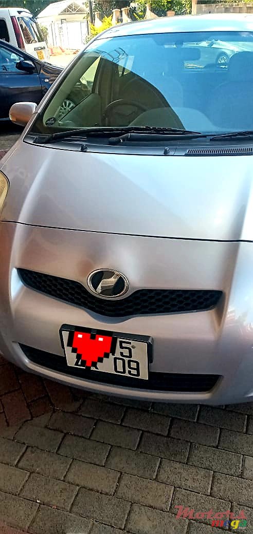 2009' Toyota Vitz any photo #1