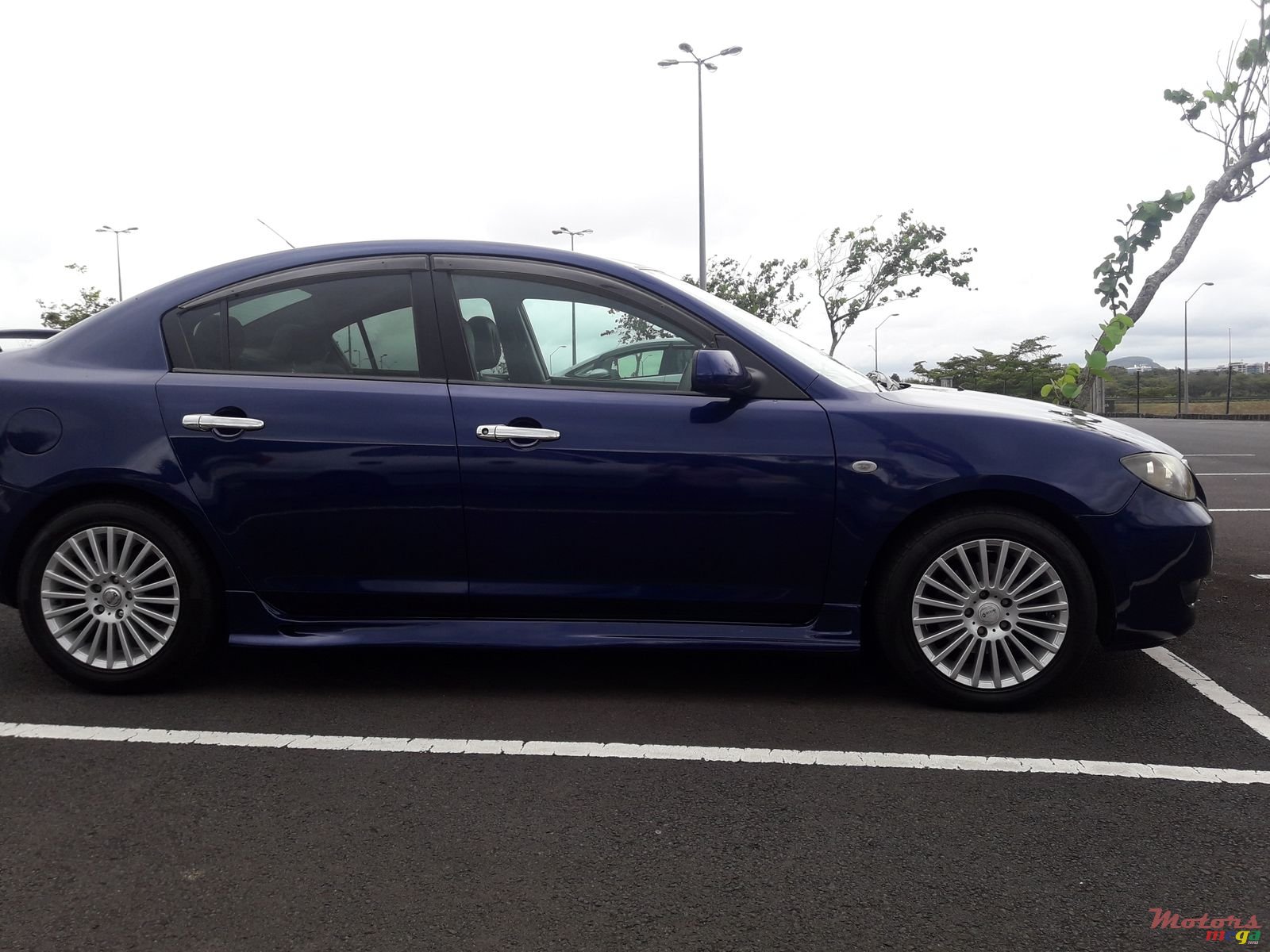 2004' Mazda 3 photo #5