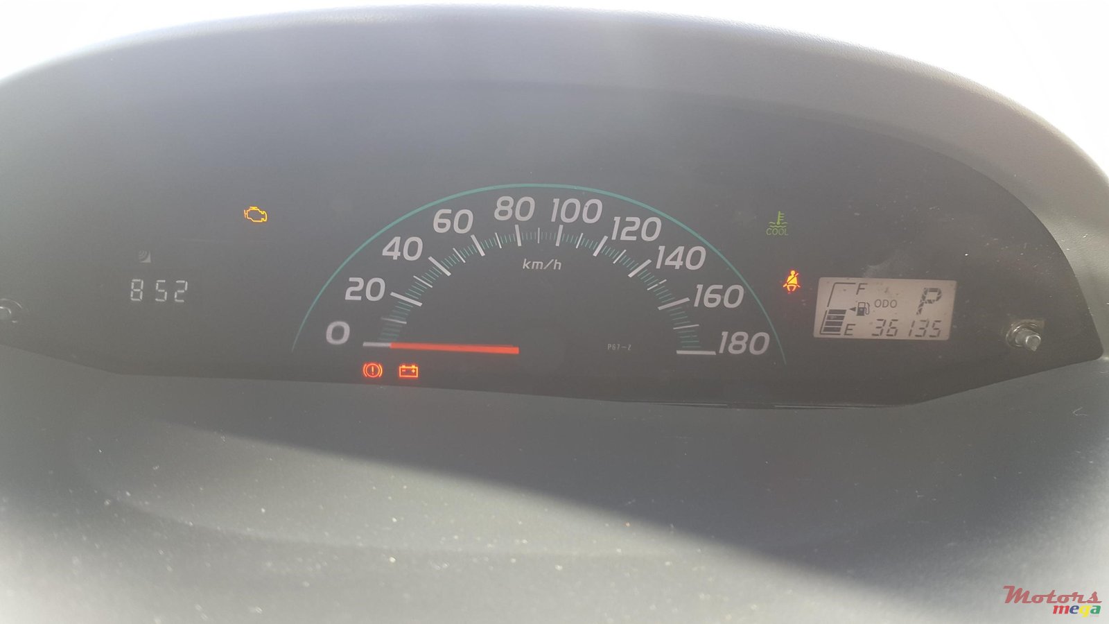 2009' Toyota Vitz photo #1