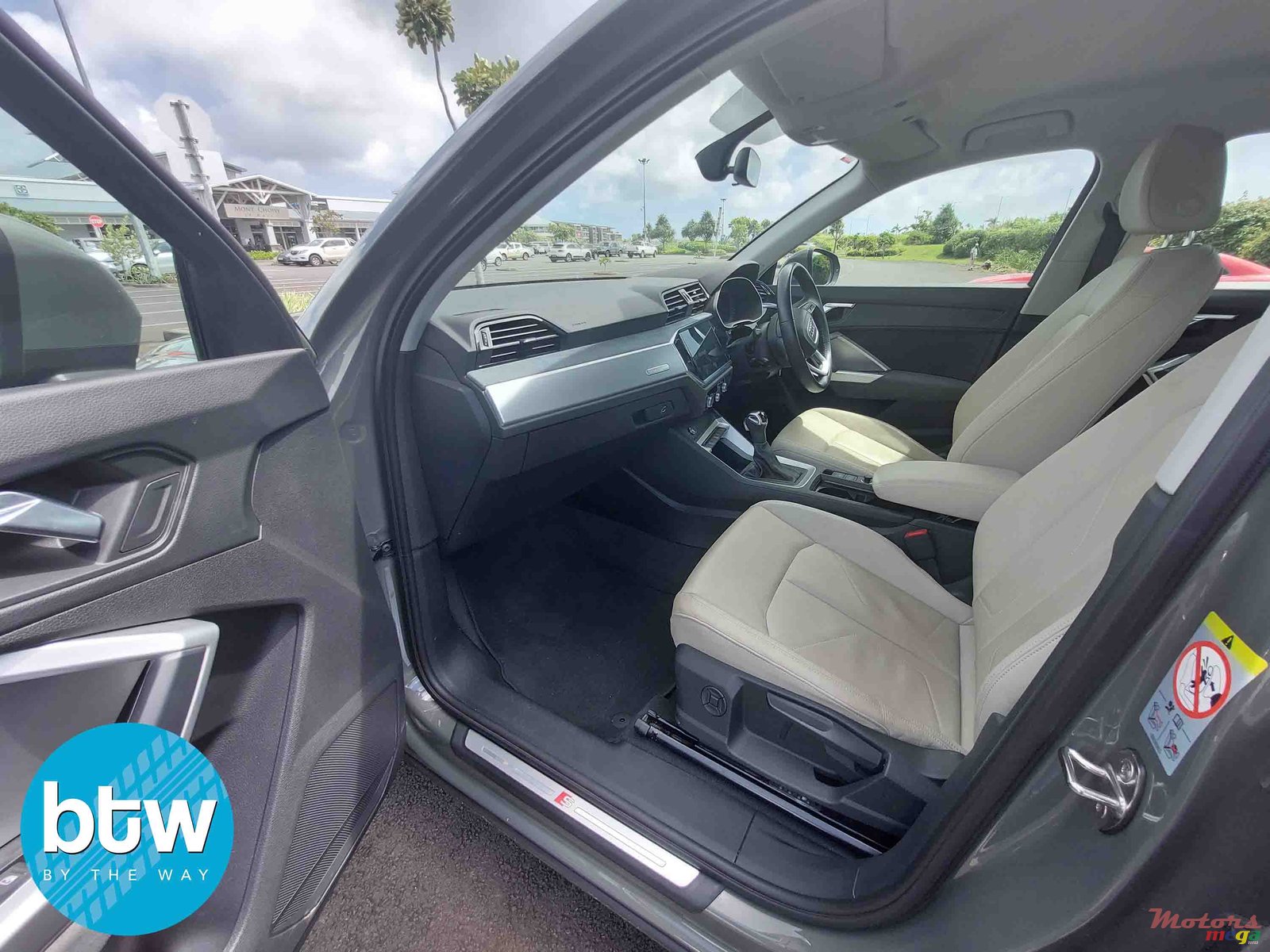 2019' Audi Q3 photo #4