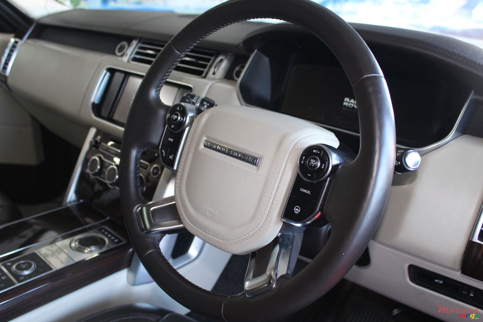 2013' Rover Range Rover photo #4