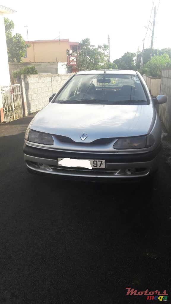 1997' Renault Laguna photo #1