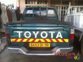 1998' Toyota Hilux 4X4  photo #3