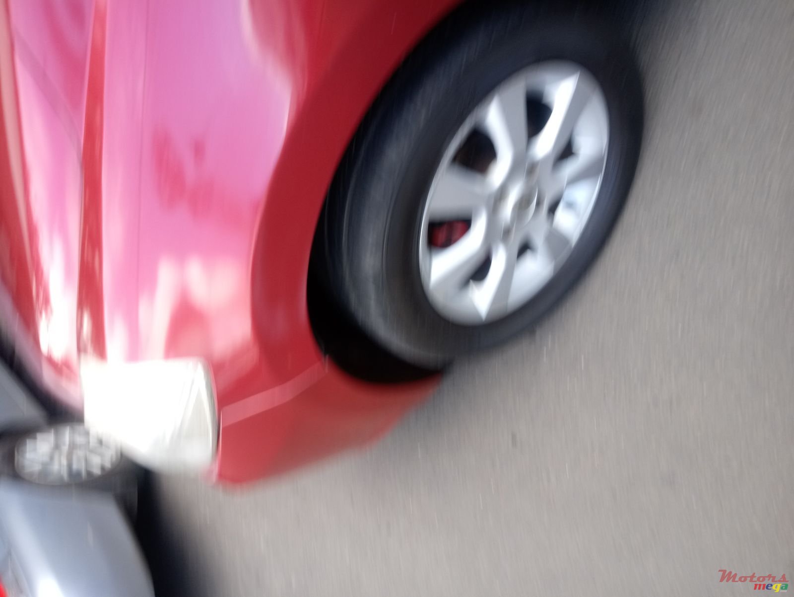 2007' Nissan Tiida Sedan photo #2