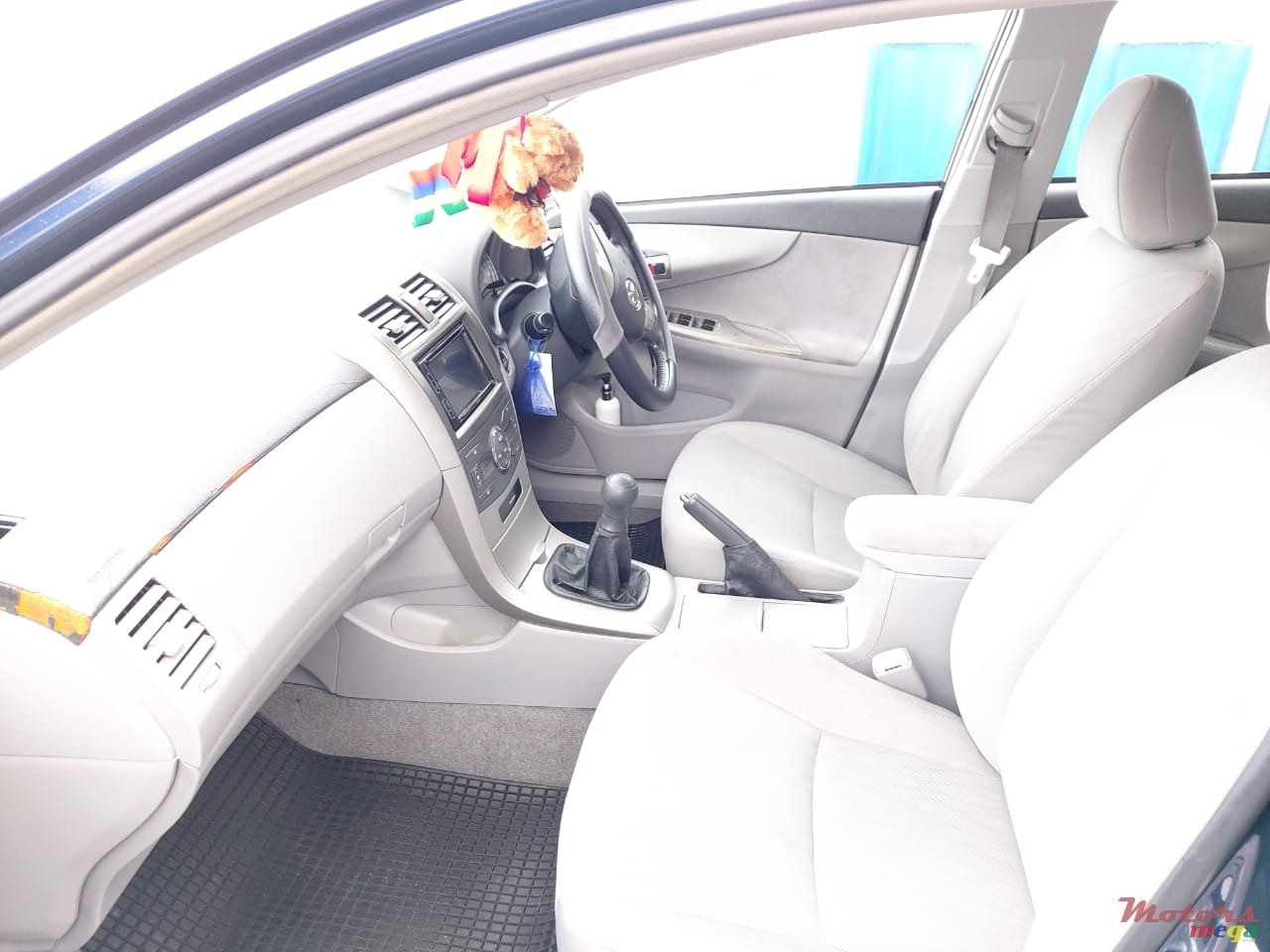 2007' Toyota Axio photo #5