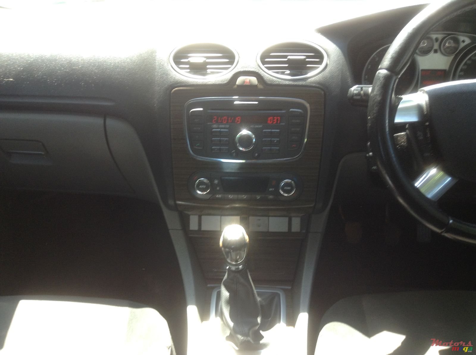 2010' Ford Focus photo #5