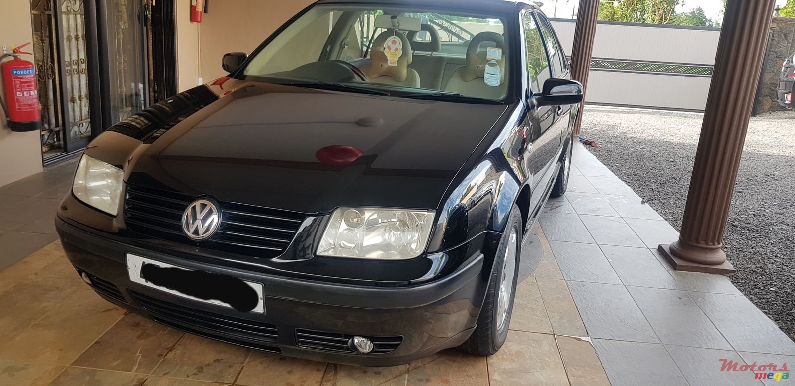 2002' Volkswagen Bora Original photo #2