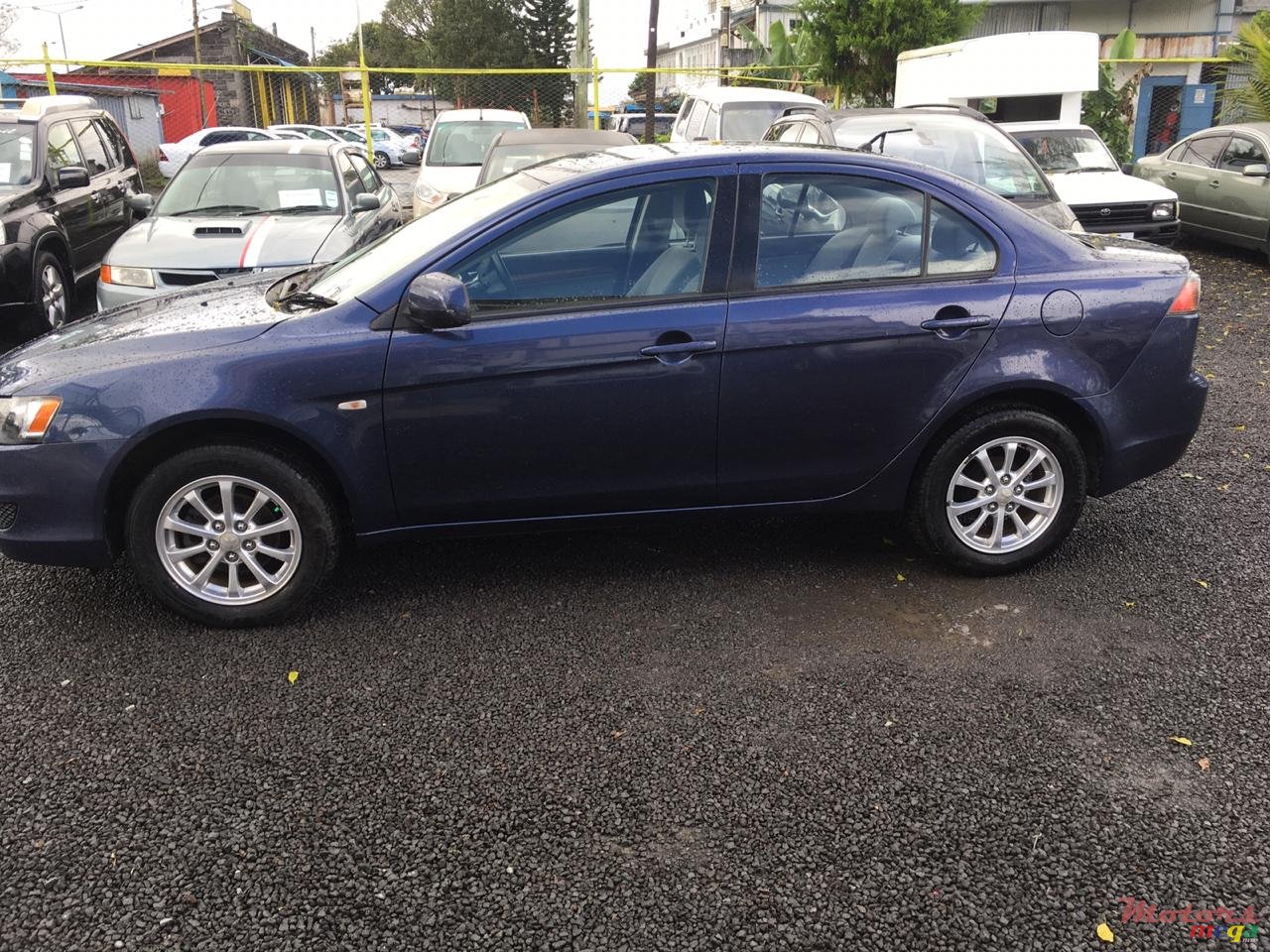 2010' Mitsubishi Lancer EX photo #3