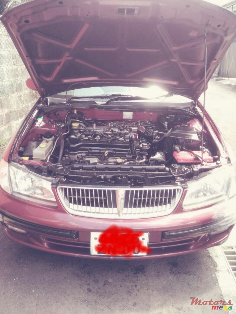 2000' Nissan photo #2