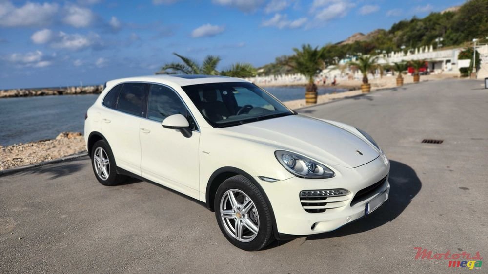 2014' Porsche Cayenne photo #1
