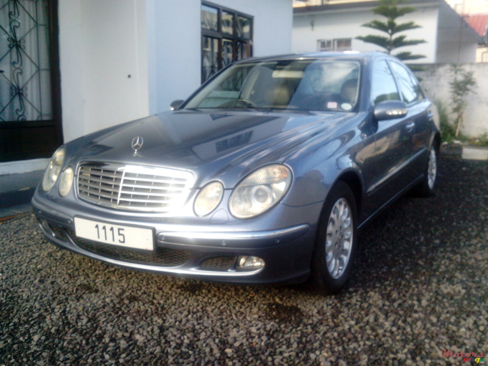 2006' Mercedes-Benz E-Class photo #2