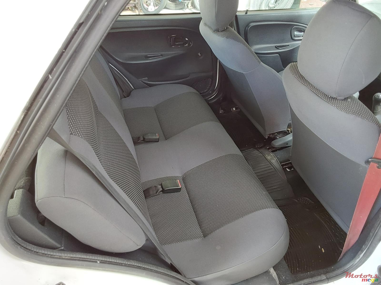 2002' Citroen Saxo photo #3