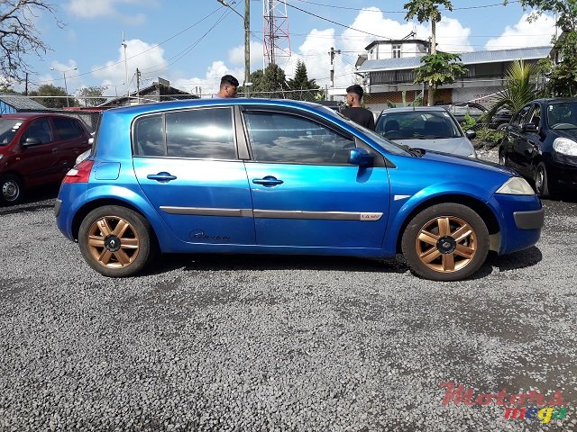 2005' Renault Megane photo #5