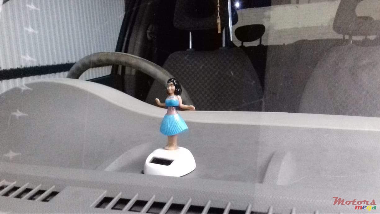 2010' Nissan March photo #7