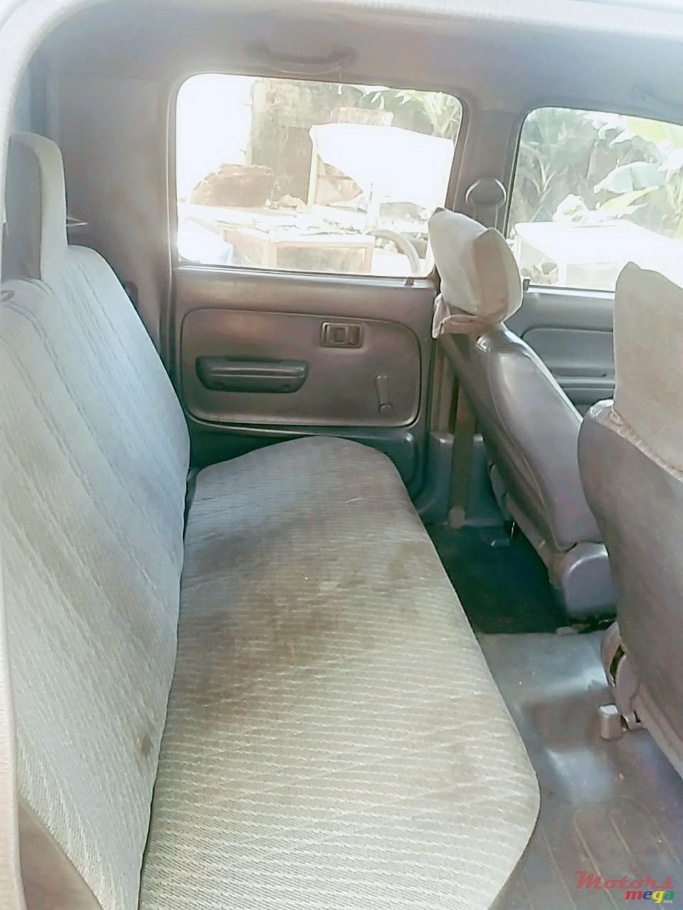 1999' Toyota Hilux photo #1