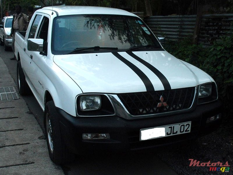 2002' Mitsubishi L 200 photo #2