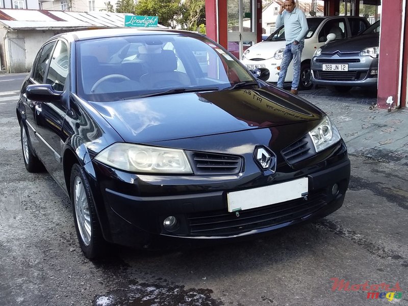 2006' Renault Megane photo #1