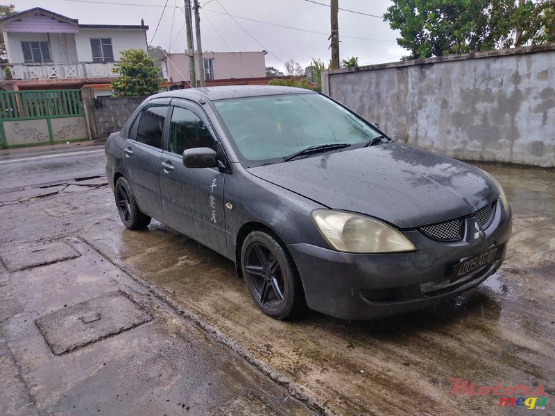 2007' Mitsubishi Lancer photo #1