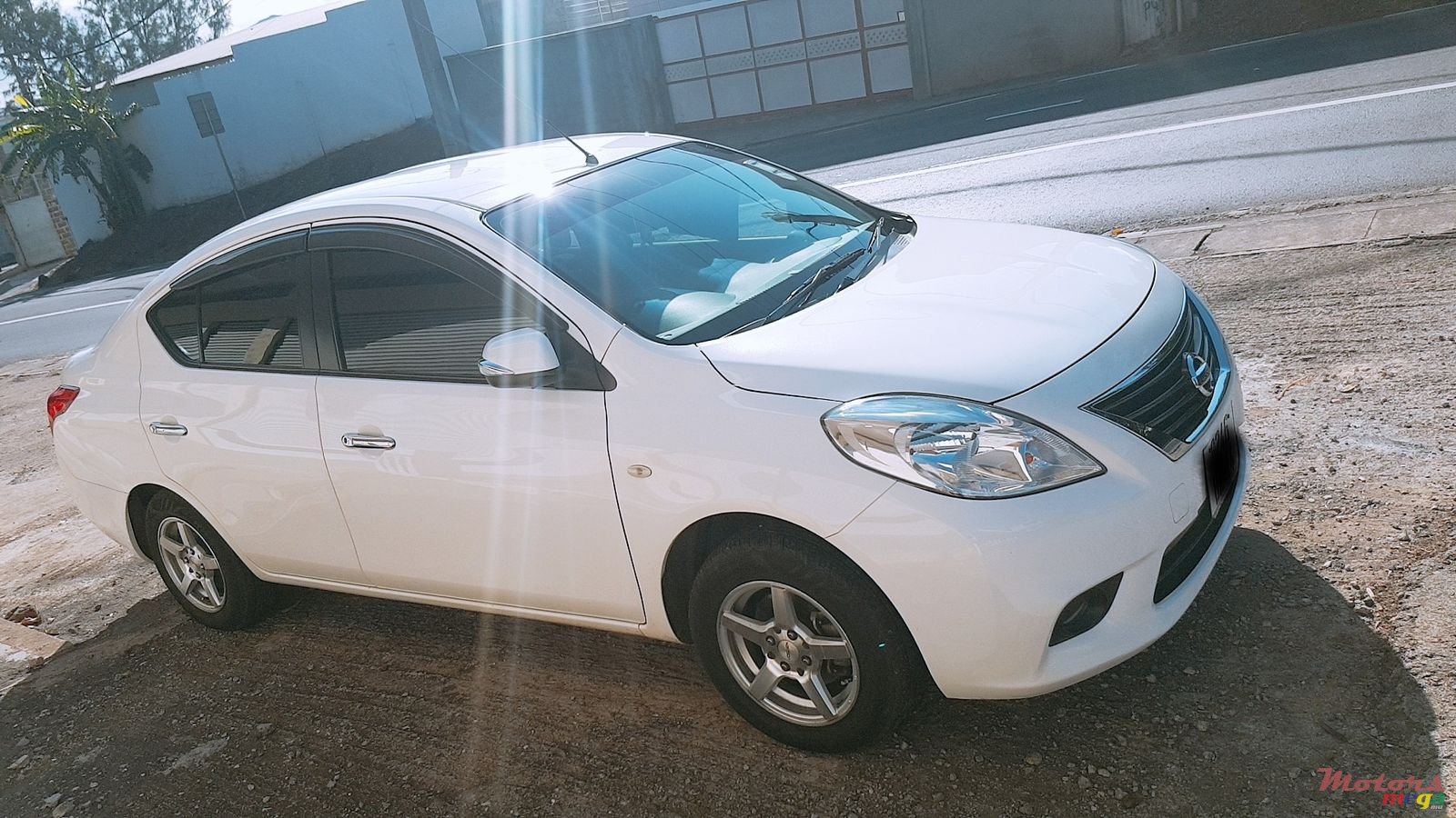 2014' Nissan Tiida photo #1