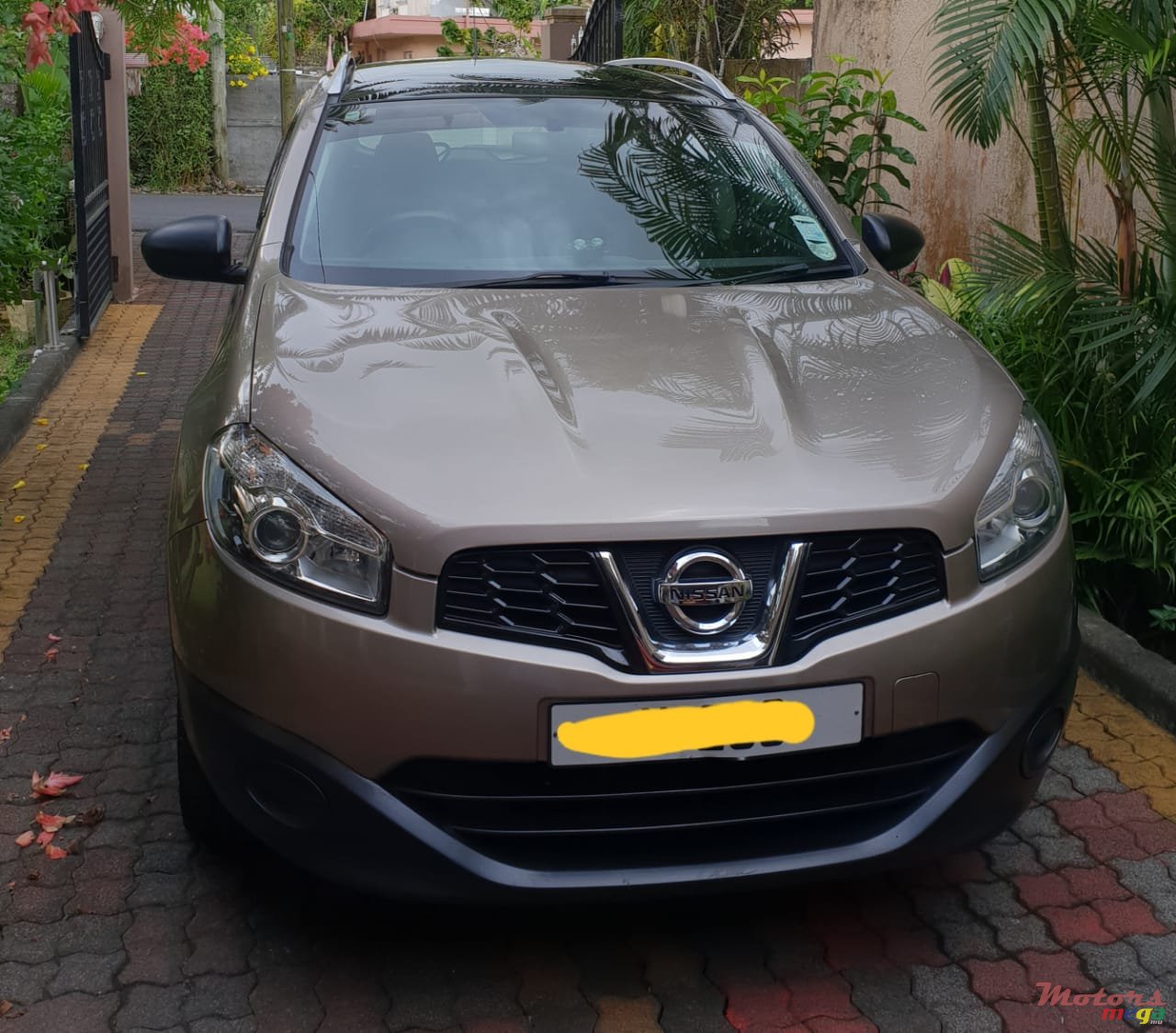 2013' Nissan Qashqai+2 photo #1