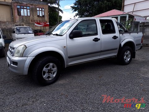 2004' Isuzu 4X2 KB 250 photo #1