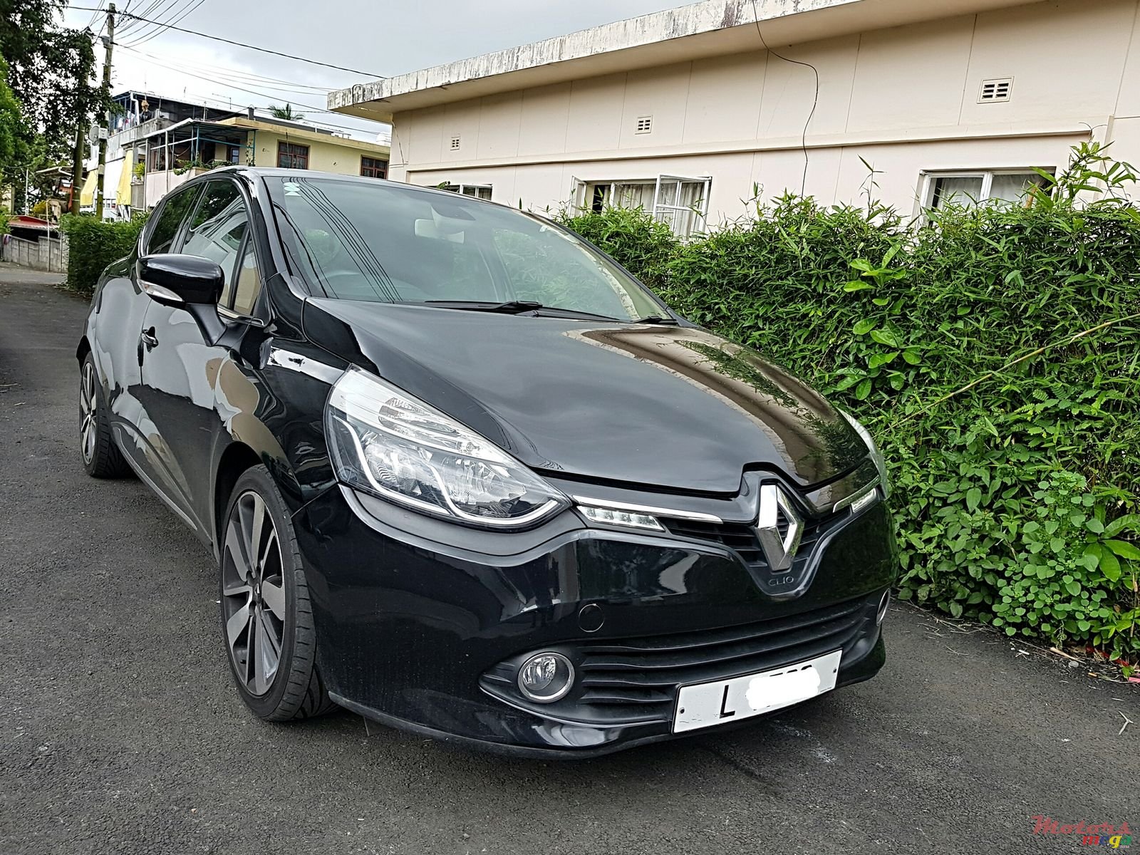 2015' Renault Clio Turbo automatic photo #1