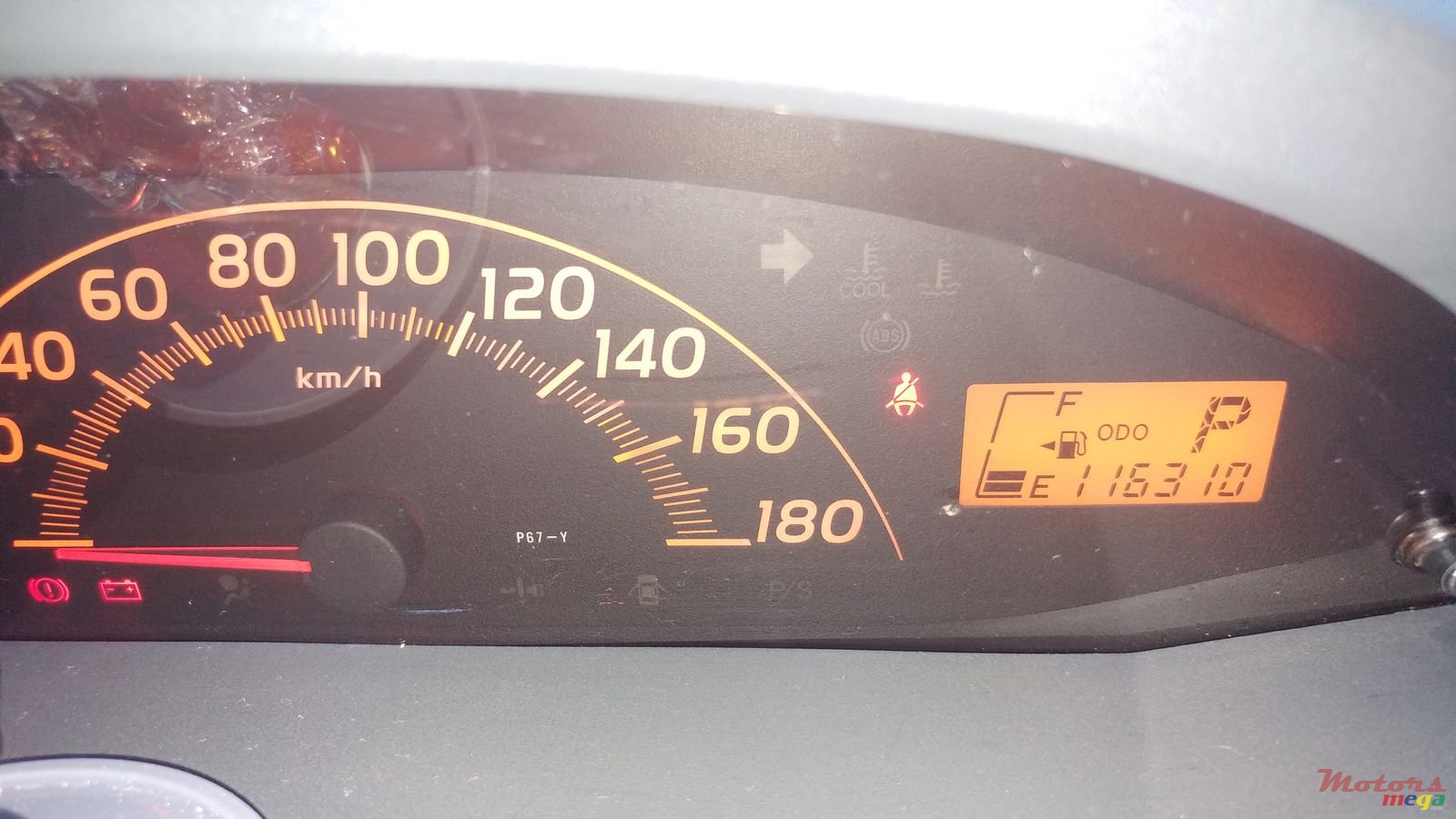 2008' Toyota Vitz photo #3