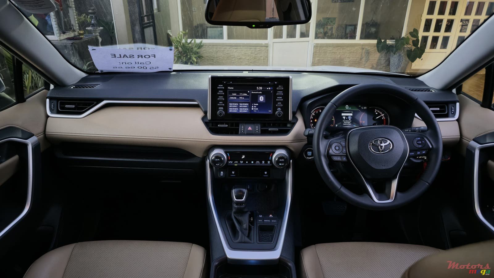 2021' Toyota RAV4 Luxury Edition photo #5