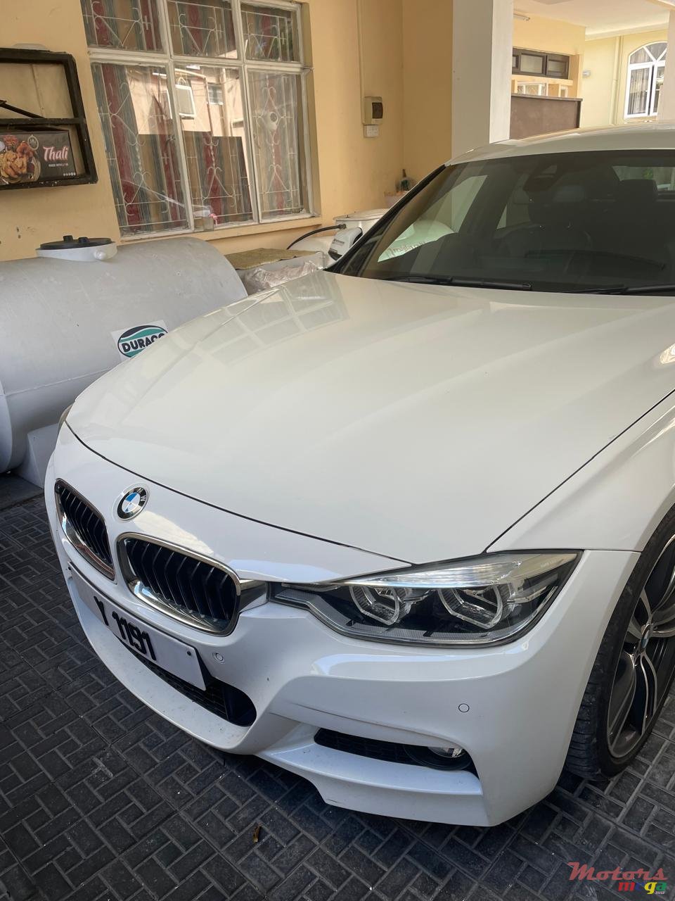 2017' BMW 3 Series photo #3