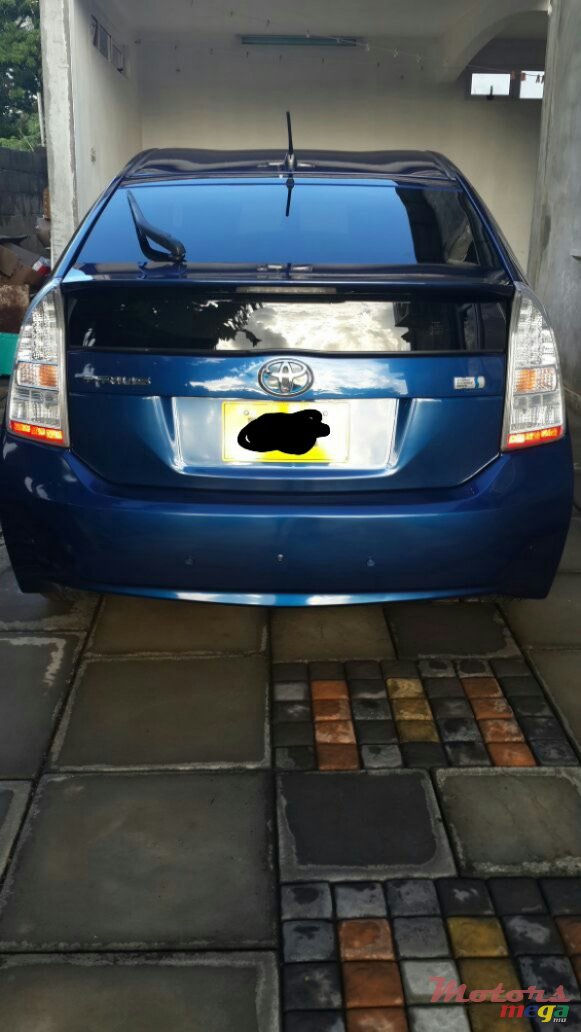 2012' Toyota Prius photo #1