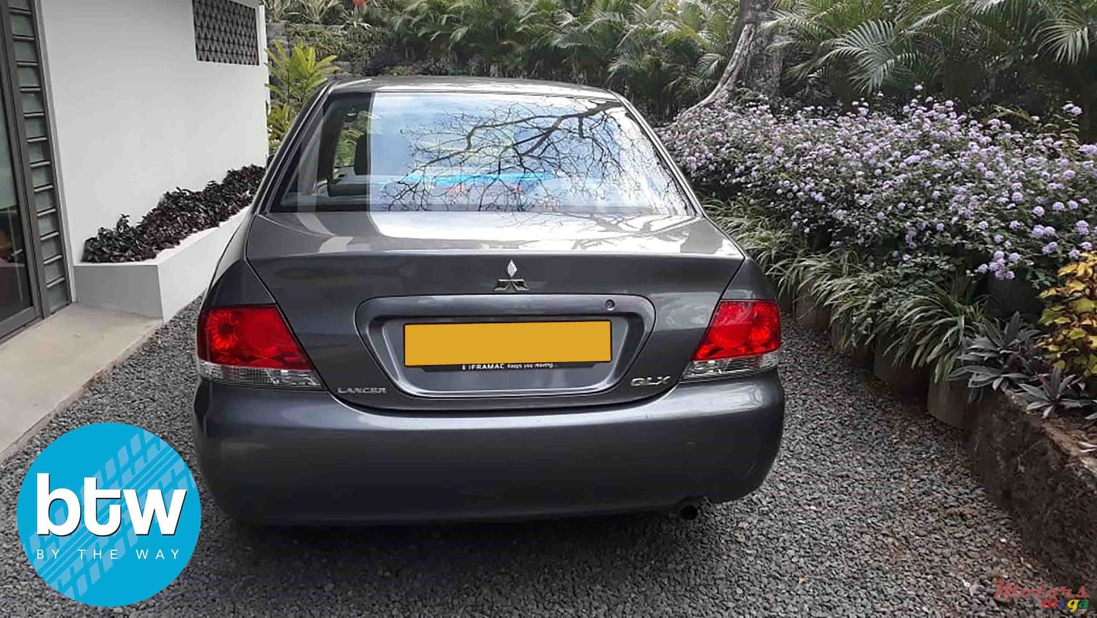 2011' Mitsubishi Lancer GLX photo #3