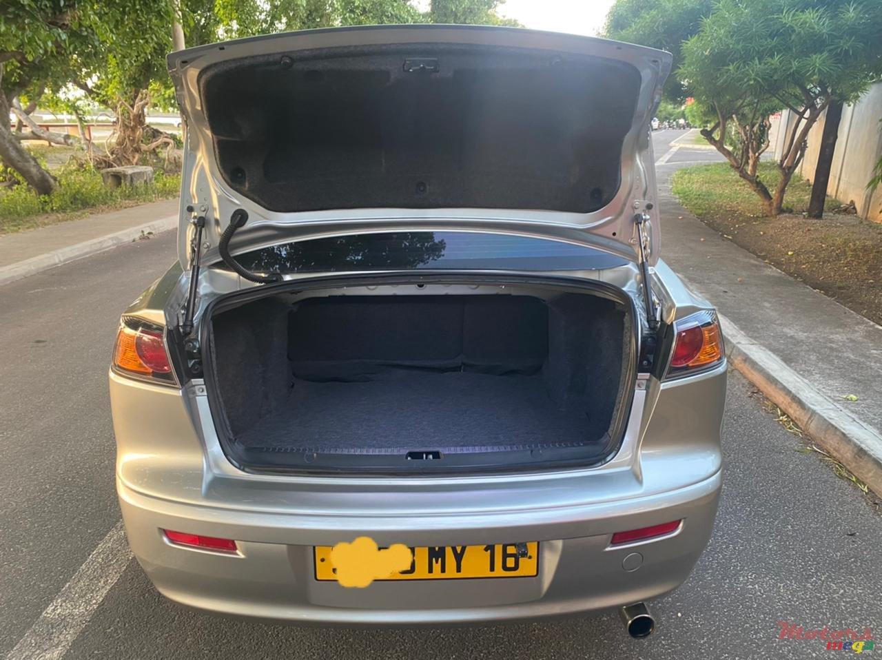 2016' Mitsubishi Lancer photo #3