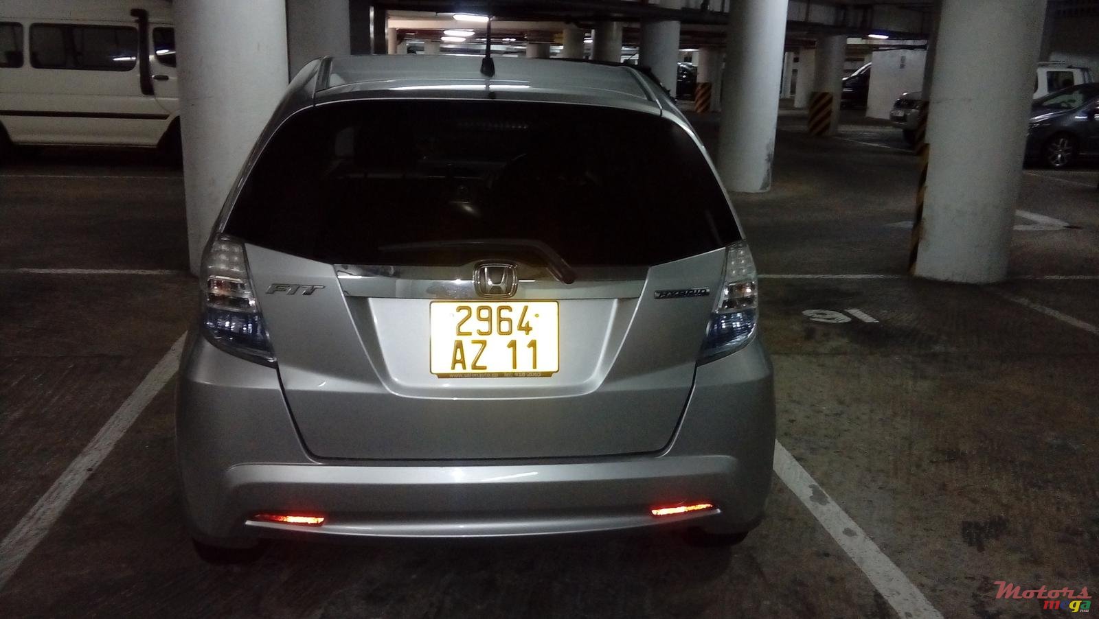 2011' Honda Fit Hybrid photo #3