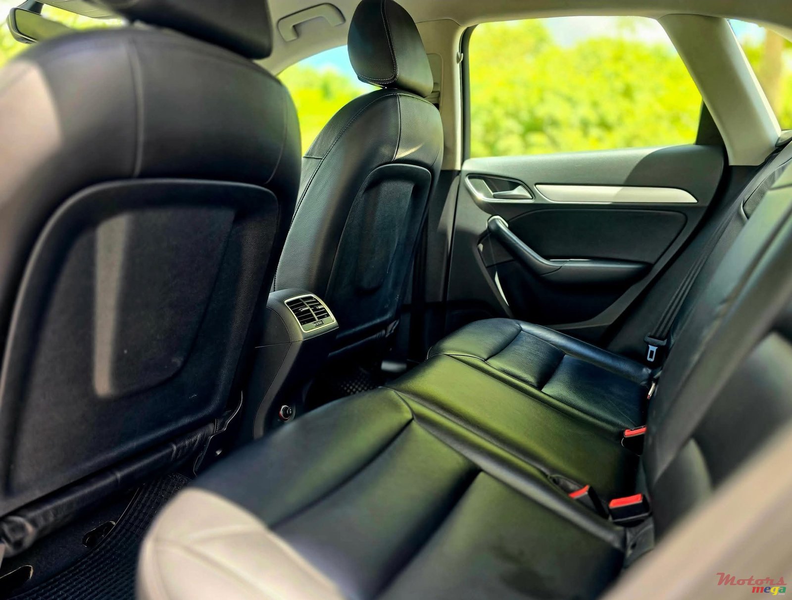 2017' Audi Q3 photo #7