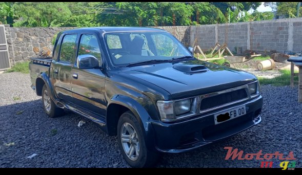 2000' Toyota Hilux photo #3