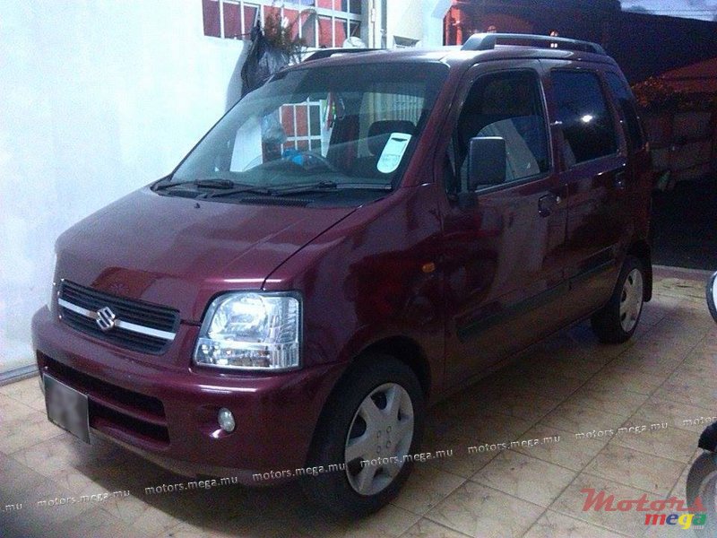 2005' Suzuki Wagon R+ photo #1