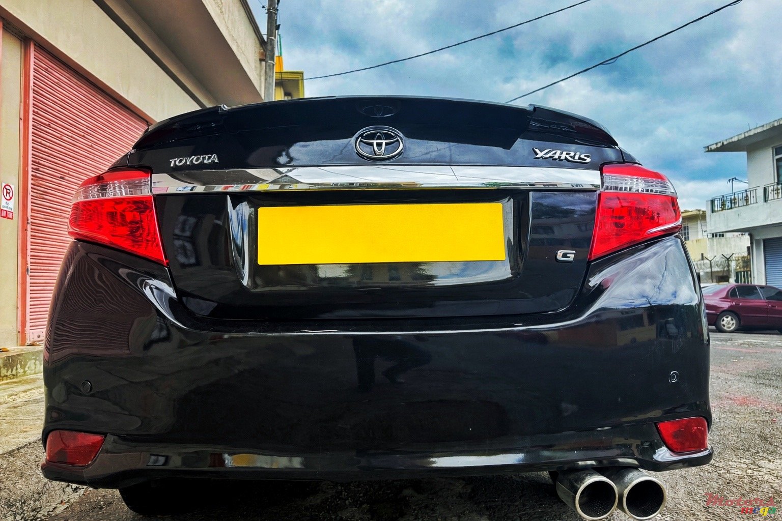 2017' Toyota Yaris photo #2