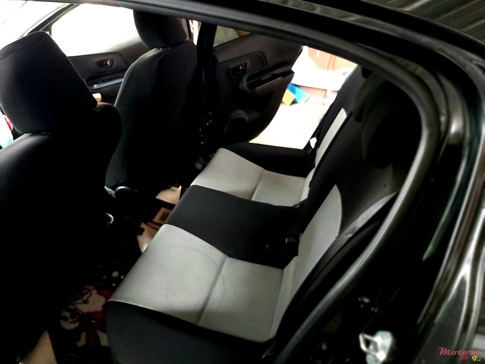 2014' Toyota Aqua photo #4