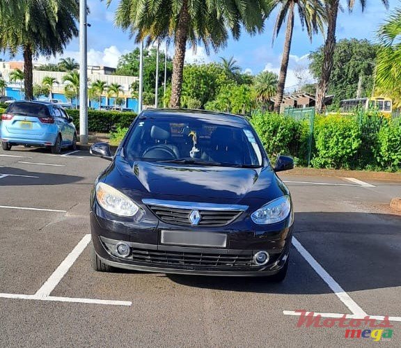 2011' Renault Fluence photo #1