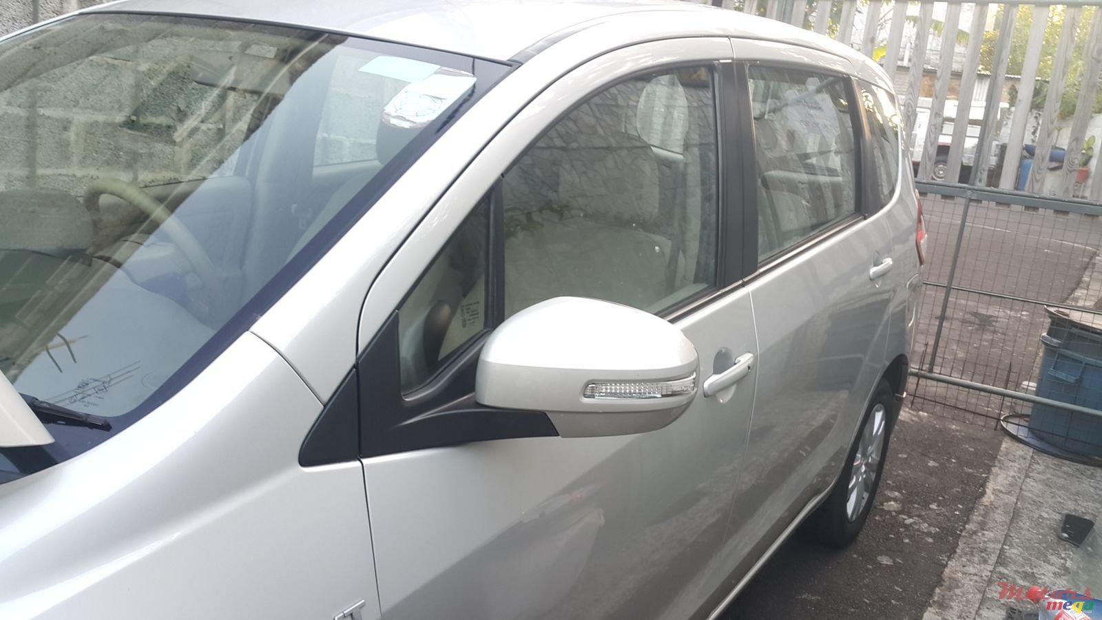 2016' Suzuki Ertiga photo #4