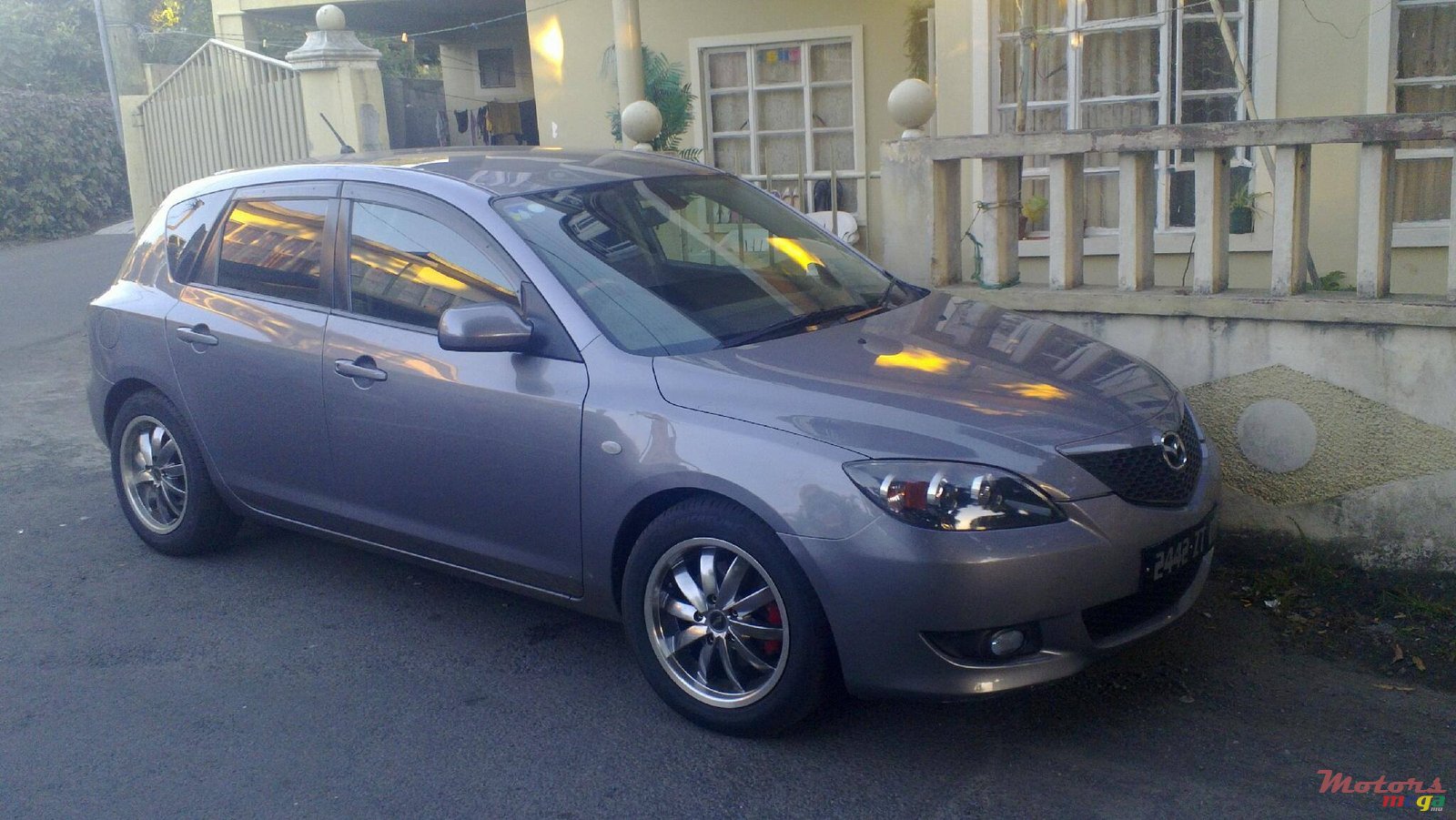 2006' Mazda Axela photo #1