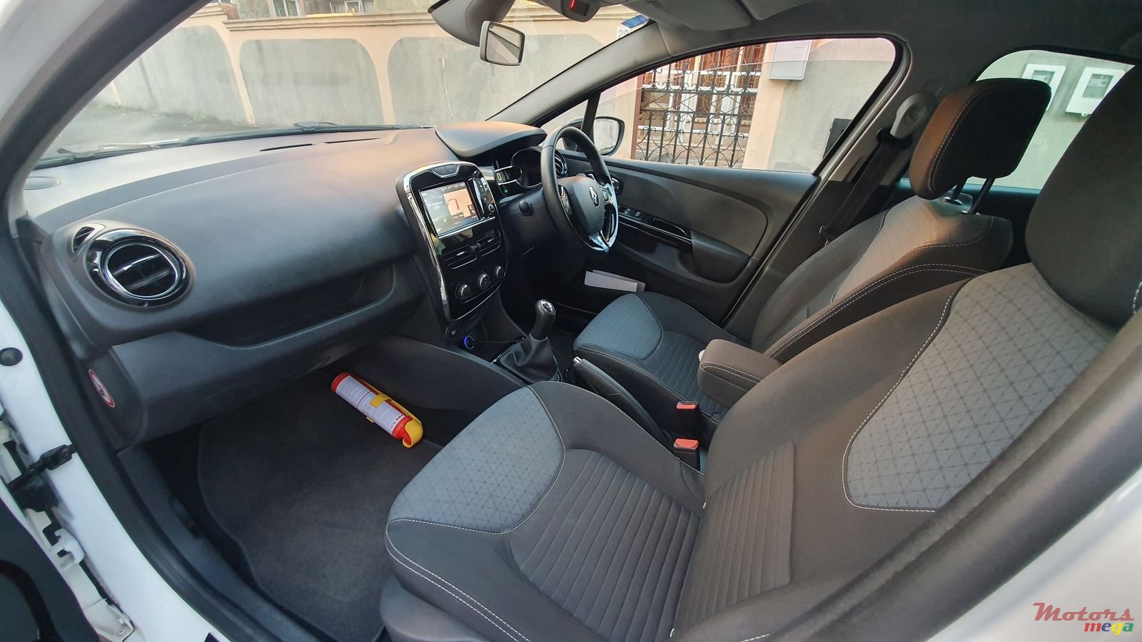 2014' Renault Clio dynamique photo #7